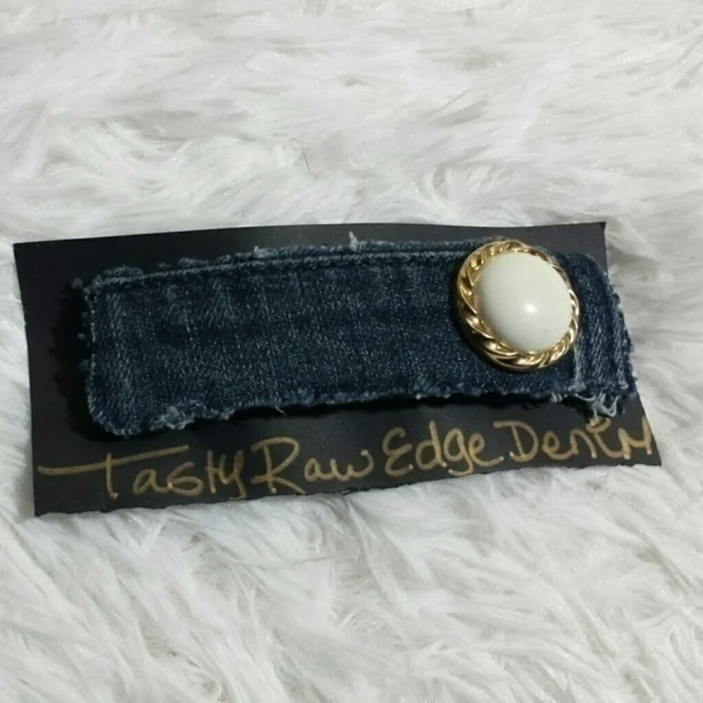 Tasty Raw Edge Denim & Vintage Button Agat…